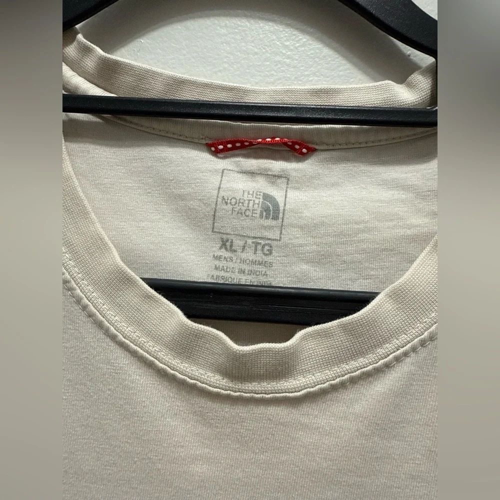 North Face Lifestyle Long sleeve tshirt size XL in cream